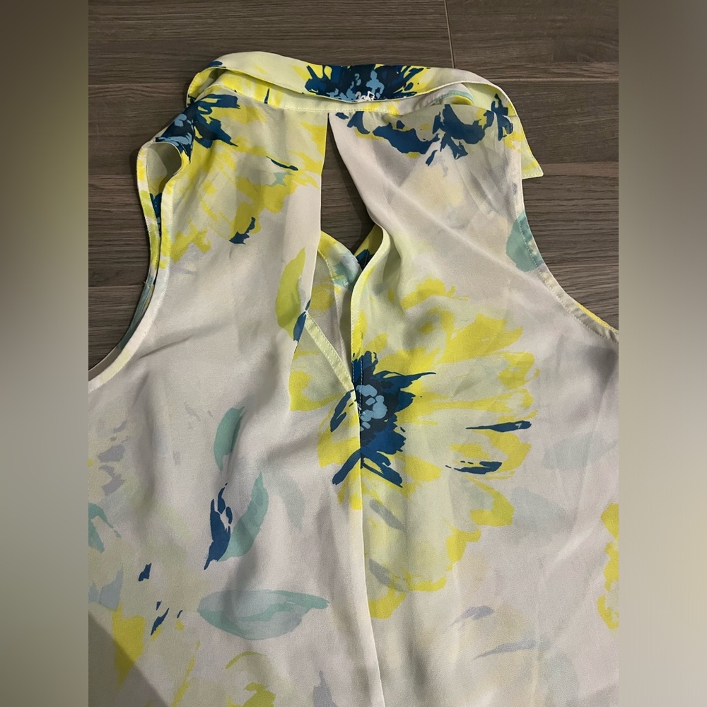 Guess extra small tank blouse - Picture 3 of 3